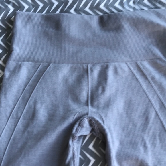 LULULEMON ATHLETICA FLOW RUCHED PANT - Picture 6 of 6